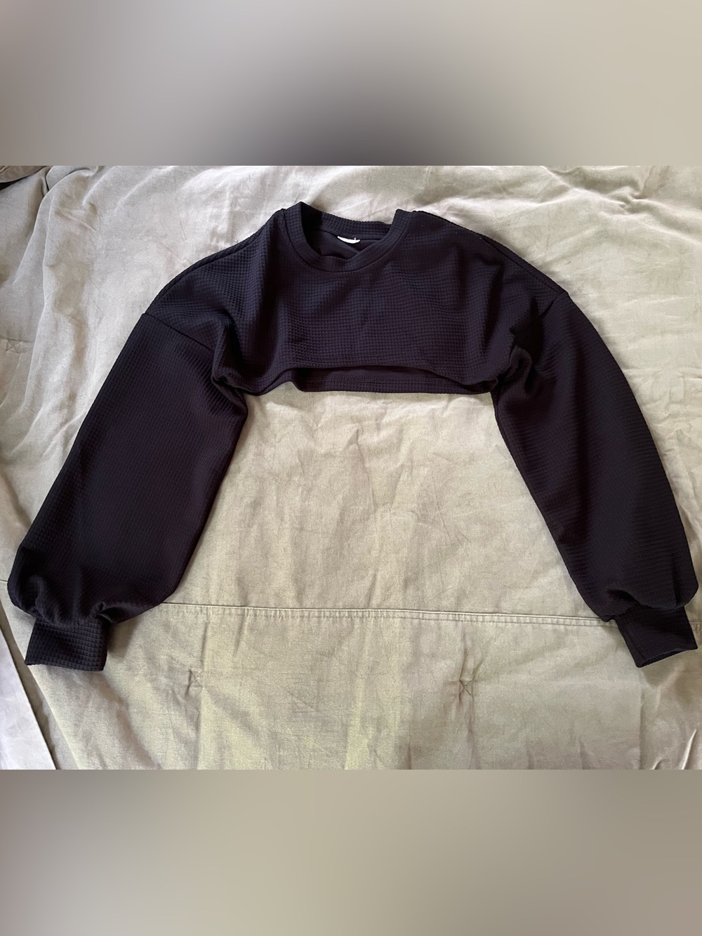 Source Unknown Black Cropped Balloon-Sleeve Top